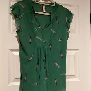 Anthropologie green bird print top - size L